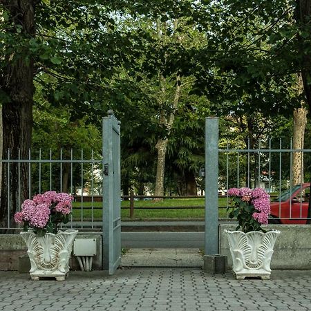 Hotel Davide リボリ エクステリア 写真